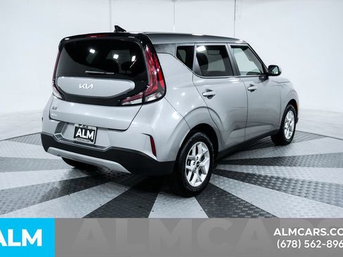 Used 2025 Kia Soul LX w/ LX Technology Package FWD image 7