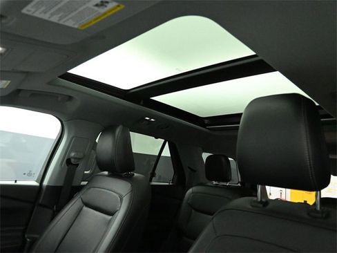 Certified 2021 Ford Explorer XLT w/ Equipment Group 202A image 20