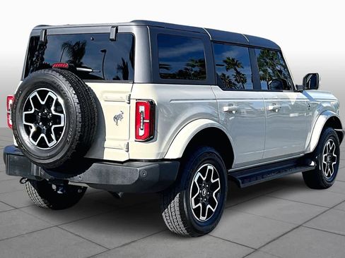 Used 2025 Ford Bronco Outer Banks image 12