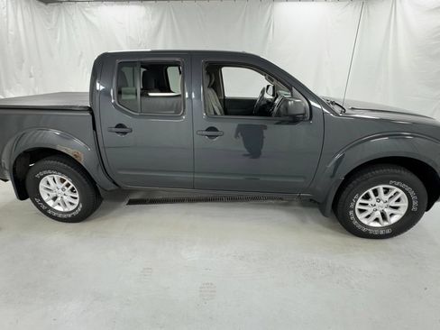 Used 2014 Nissan Frontier SV w/ SV Value Truck Package AWD/4WD image 2