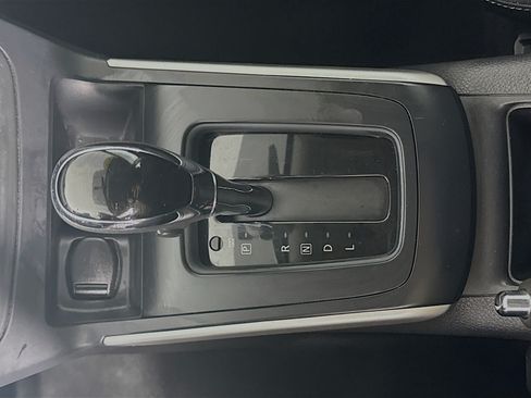 Used 2019 Nissan Sentra SV FWD image 16