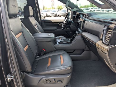 Certified 2025 GMC Sierra 3500 AT4 w/ AT4 Premium Plus Package AWD/4WD image 32