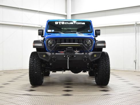 Used 2024 Jeep Wrangler Rubicon w/ Convenience Group AWD/4WD image 2