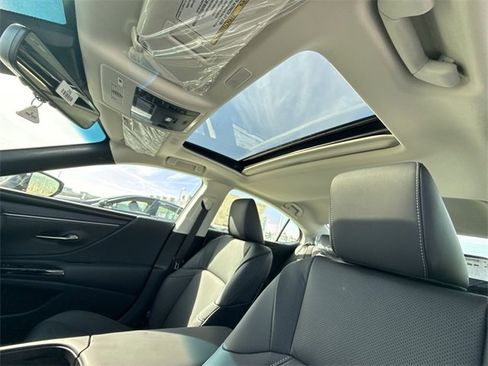 New 2025 Lexus ES 350 w/ Premium Package image 22