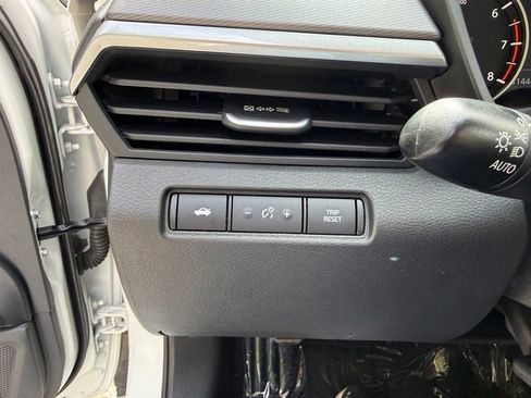 Used 2025 Nissan Altima 2.5 SR FWD image 21
