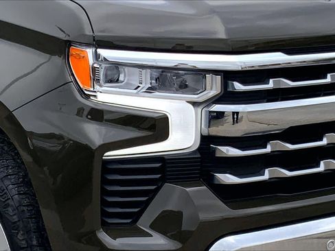Used 2023 Chevrolet Silverado 1500 LTZ AWD/4WD image 24