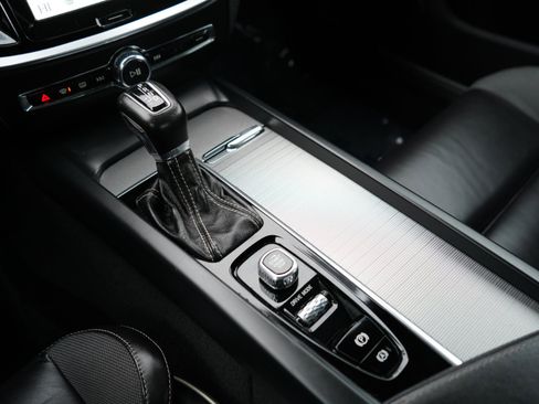 Used 2019 Volvo S60 T6 R-Design image 50