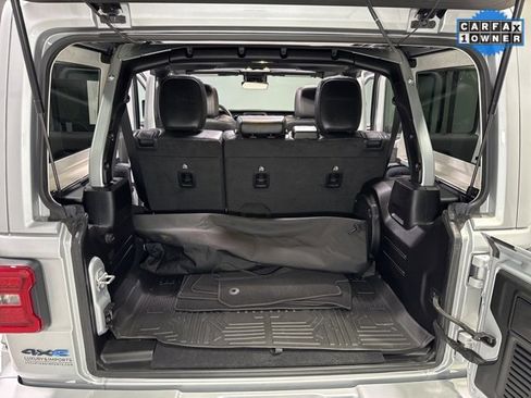 Used 2022 Jeep Wrangler Unlimited Sahara image 28