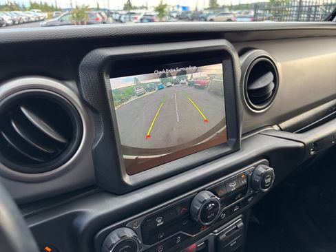 Used 2021 Jeep Wrangler Sport image 20