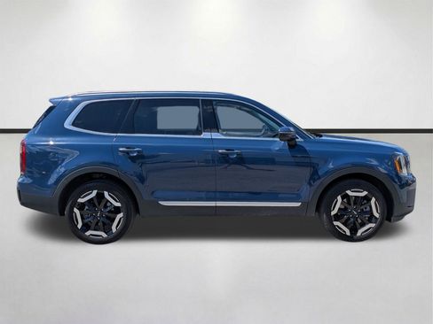 Used 2025 Kia Telluride S AWD/4WD image 3