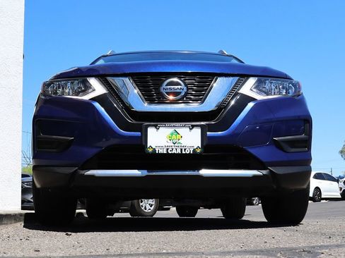 Used 2020 Nissan Rogue SV image 17
