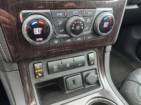 Used 2017 Chevrolet Traverse Premier image 20