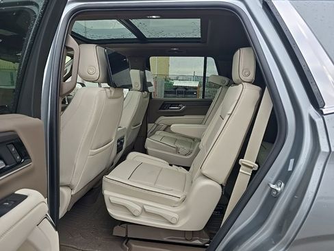 Used 2025 GMC Yukon Denali w/ Denali Reserve Package image 15