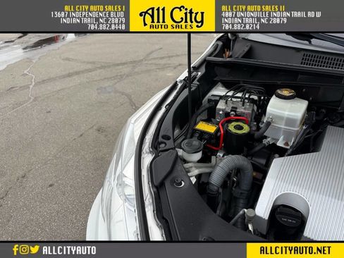 Used 2017 Toyota Highlander XLE w/ Carpet Mat Package image 38