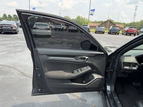 Used 2025 Honda Civic Sport image 16