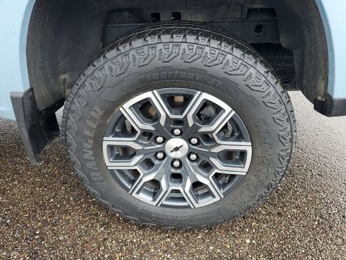 Certified 2025 Chevrolet Colorado Z71 w/ Technology Package image 32