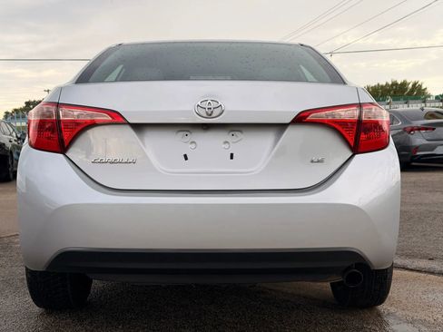 Used 2018 Toyota Corolla LE image 4