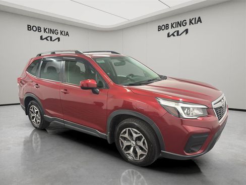 Used 2019 Subaru Forester Premium w/ All-Weather Package AWD/4WD image 7