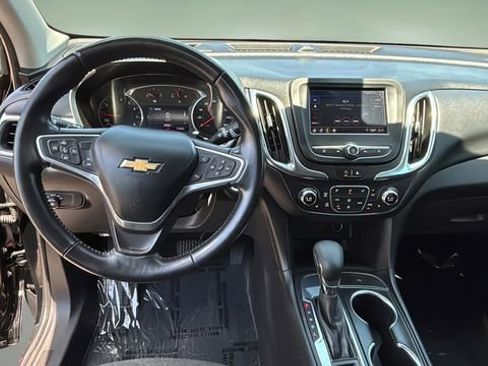 Used 2022 Chevrolet Equinox LT FWD image 10
