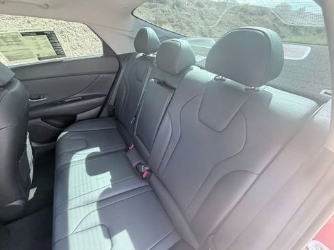 Used 2023 Hyundai Elantra Limited image 25