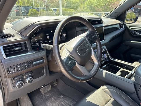 Used 2022 GMC Yukon XL Denali image 19