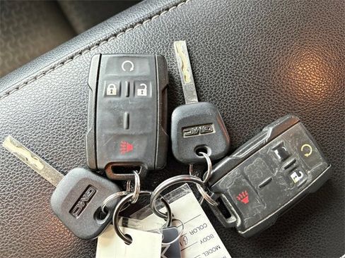 Used 2017 GMC Canyon SLE w/ Nightfall Edition image 23