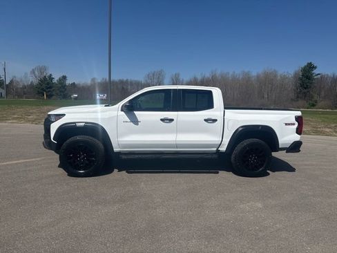 Used 2023 Chevrolet Colorado Trail Boss w/ Safety Package AWD/4WD image 2