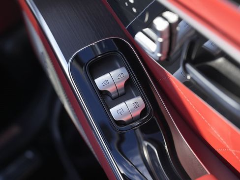 Used 2022 Mercedes-Benz S 580 4MATIC Sedan w/ AMG Line Package image 39