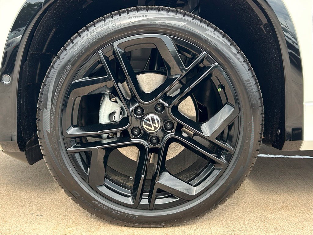 New 2026 Volkswagen Tiguan SE R-Line FWD image 38