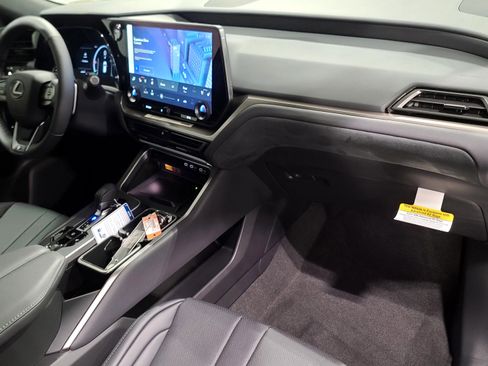 New 2026 Lexus TX 500h AWD image 42