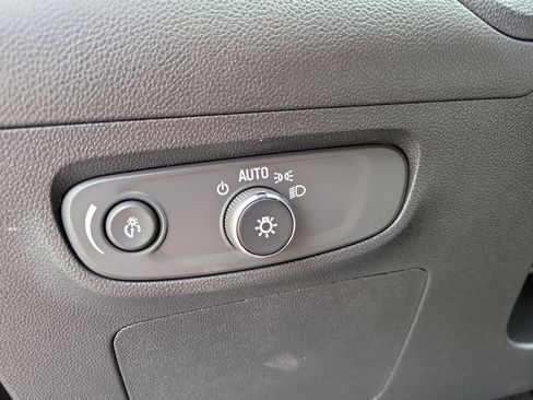 Used 2025 Buick Encore GX Preferred FWD image 31