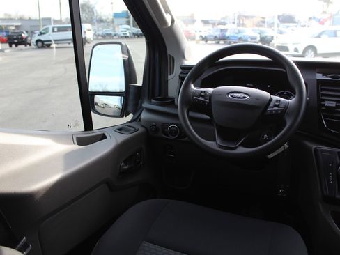 Used 2023 Ford Transit 350 XLT image 9