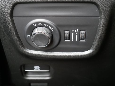 Used 2023 Jeep Grand Cherokee Altitude AWD/4WD image 26