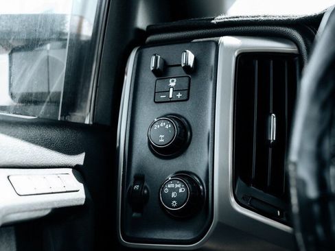 Used 2018 GMC Sierra 2500 Denali w/ Duramax Plus Package AWD/4WD image 31