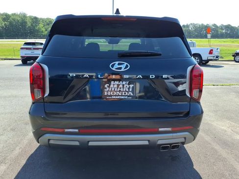 Used 2025 Hyundai Palisade SEL FWD image 4