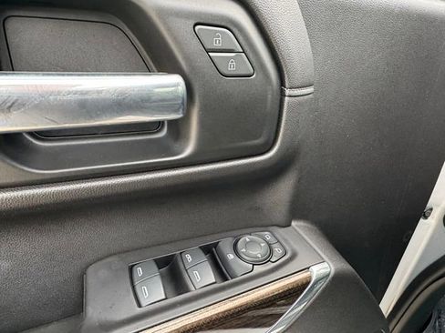 Used 2019 Chevrolet Silverado 1500 LT w/ Texas Edition image 5