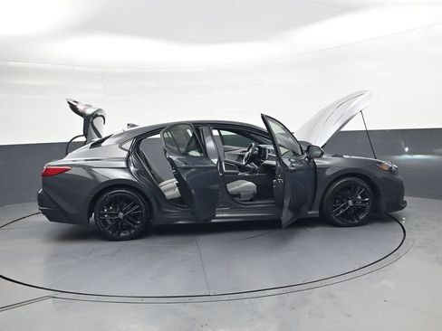 Used 2025 Toyota Camry SE w/ Convenience Package image 45