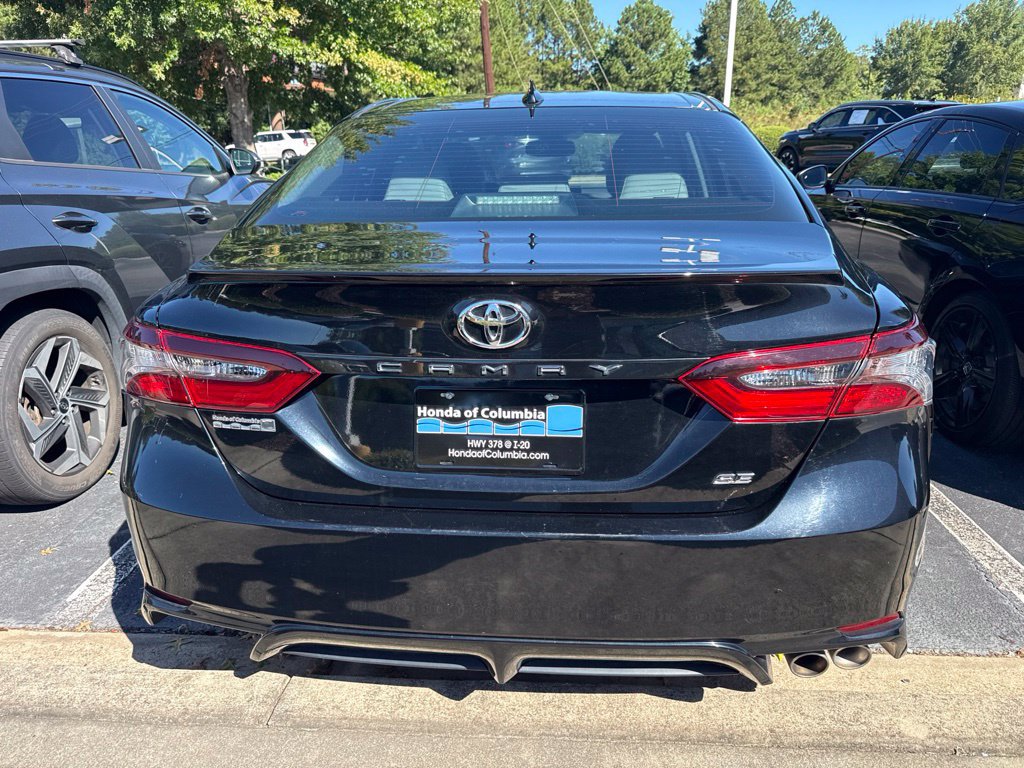 Used 2022 Toyota Camry SE w/ Convenience Package FWD image 3