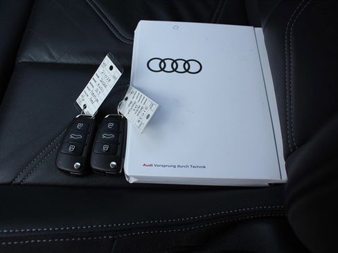 Used 2020 Audi Q3 2.0T Prestige w/ Prestige Package image 17