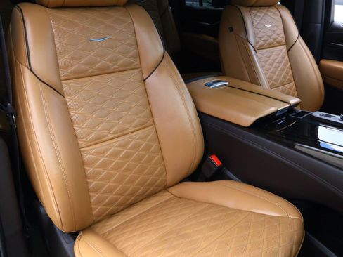 Used 2021 Cadillac Escalade ESV Premium Luxury RWD image 25