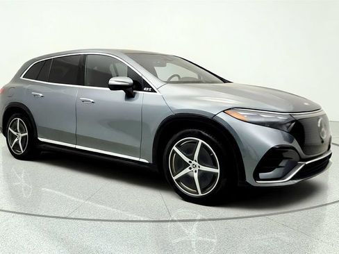 Used 2023 Mercedes-Benz EQS 580 4MATIC SUV image 3