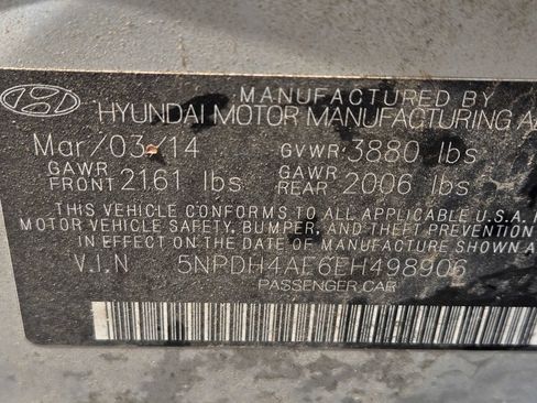 Used 2014 Hyundai Elantra SE FWD image 12
