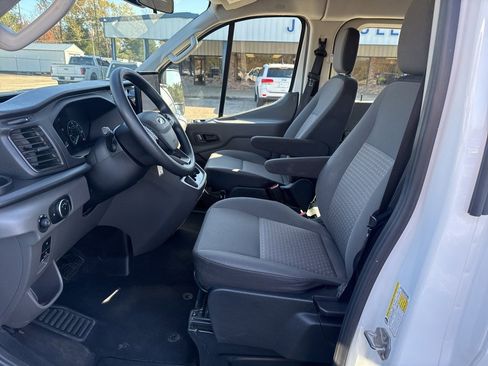 Used 2023 Ford Transit 350 XLT image 5