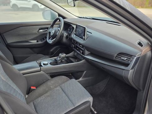 Used 2023 Nissan Rogue SV image 15