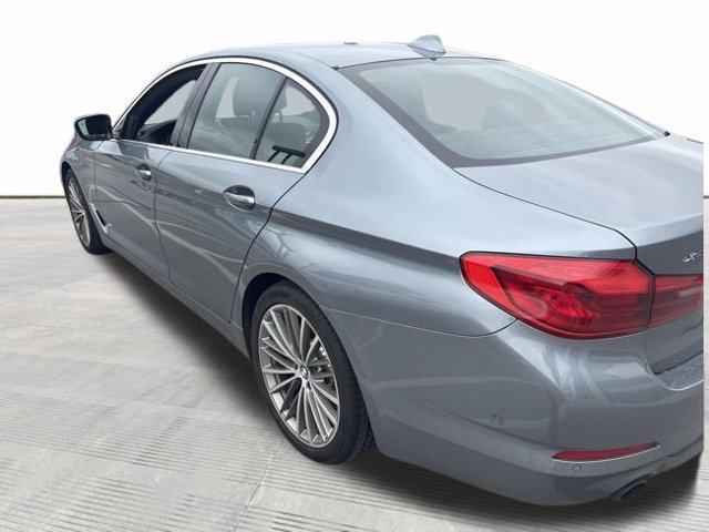 Used 2019 BMW 530i xDrive w/ Convenience Package AWD/4WD image 3
