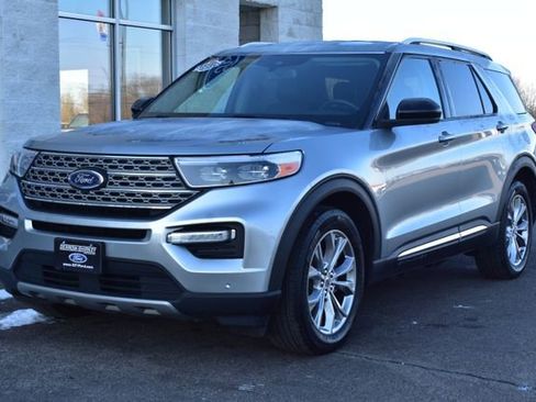 Used 2024 Ford Explorer Limited image 9