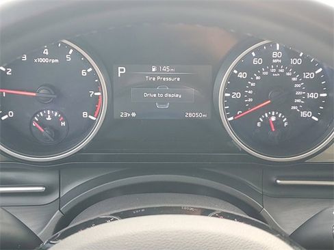 Certified 2023 Kia Carnival EX image 21