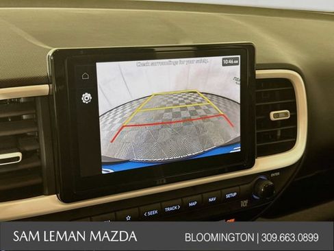 Used 2024 Hyundai Venue Limited FWD image 14