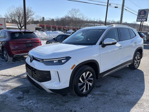 Certified 2025 Volkswagen Tiguan S AWD/4WD image 4