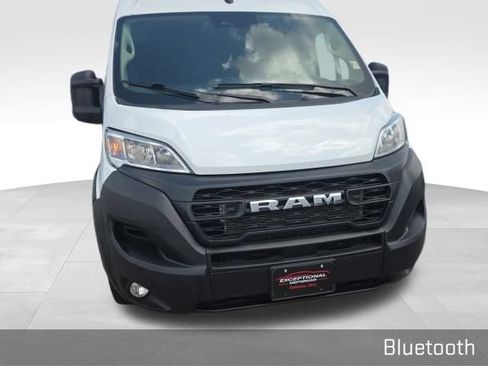 Used 2024 RAM ProMaster 2500 w/ Convenience Group FWD image 3